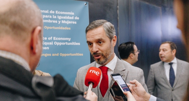 CONFERENCIA INTERNACIONAL DE ECONOMÍA Y PRESUPUESTO PÚBLICO PARA LA IGUALDAD DE OPORTUNIDADES ENTRE HOMBRES Y MUJERES 50